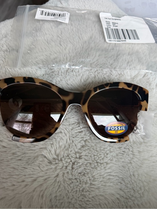 Fossil Accessories - Fossil Full Rim Cat Eye Non-Polarized Sunglasses (Uv 400) Brown Lens Fw197-Khaki